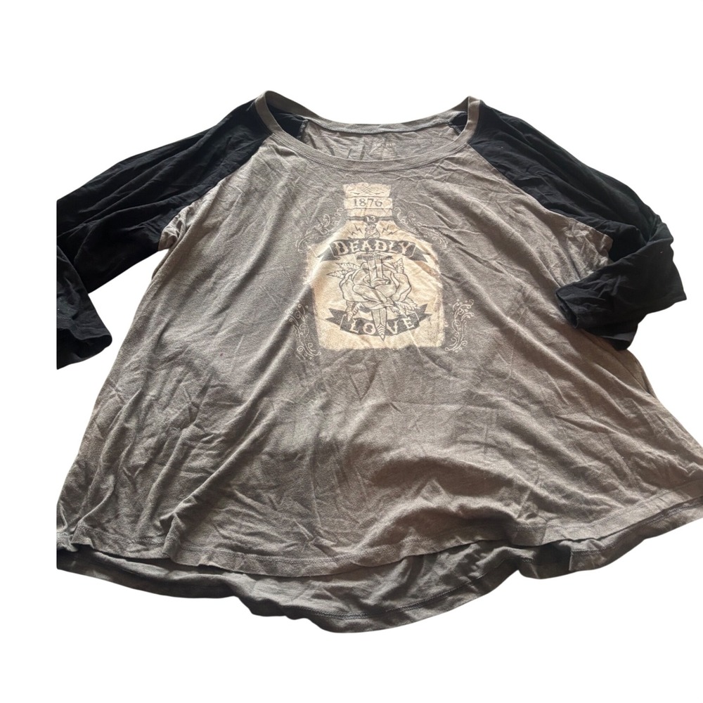 Torrid Deadly Love 1876 Rose Dagger Graphic Raglan Tee Grey Black Size 4 4X